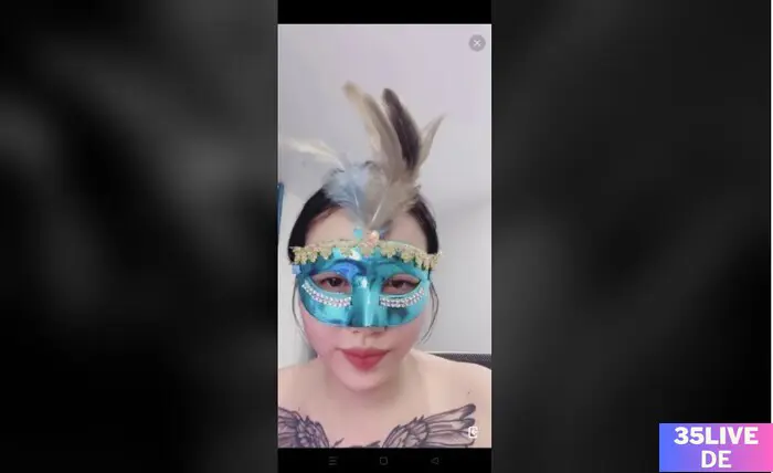 Bé Giao 35live Show Hàng Khoe Hình Xăm Ngay Ngực Hình 5