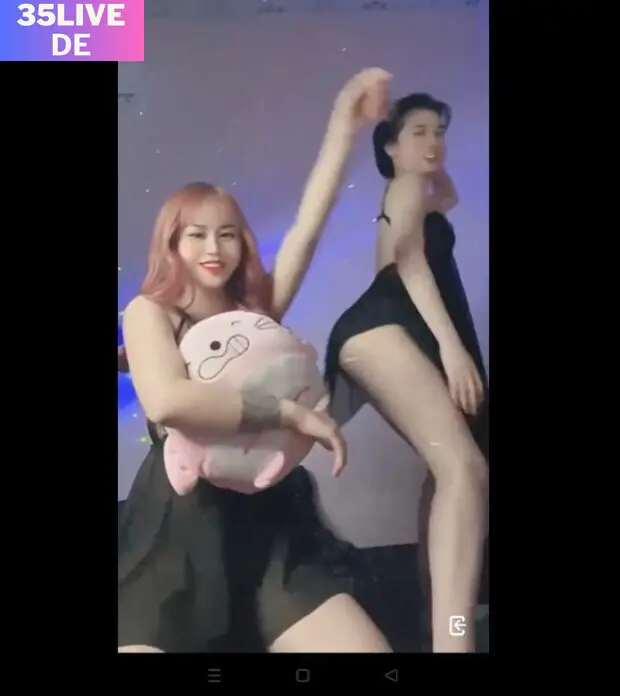 Vy Xinh 35live Cùng Bạn Mặc Đầm Ren Show Hàng Hình 1